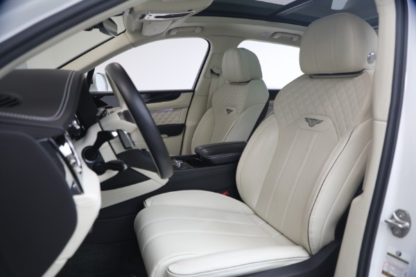 Used 2022 Bentley Bentayga V8 for sale $137,900 at Rolls-Royce Motor Cars Greenwich in Greenwich CT 06830 21