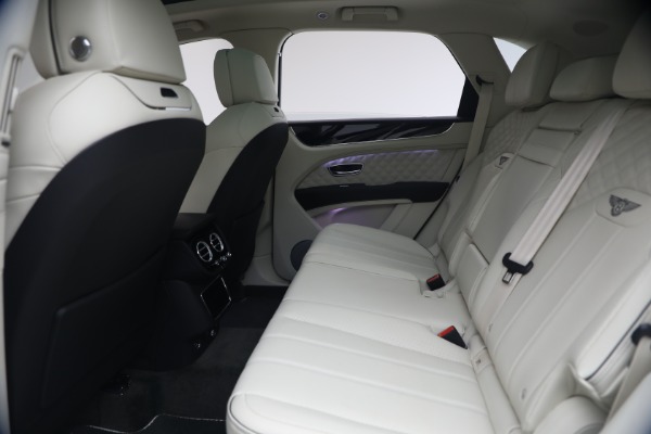 Used 2022 Bentley Bentayga V8 for sale $137,900 at Rolls-Royce Motor Cars Greenwich in Greenwich CT 06830 23