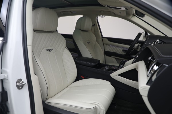 Used 2022 Bentley Bentayga V8 for sale $137,900 at Rolls-Royce Motor Cars Greenwich in Greenwich CT 06830 28