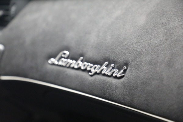 Used 2017 Lamborghini Centenario Roadster for sale $3,995,000 at Rolls-Royce Motor Cars Greenwich in Greenwich CT 06830 18