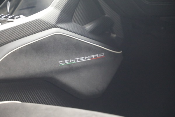 Used 2017 Lamborghini Centenario Roadster for sale $3,995,000 at Rolls-Royce Motor Cars Greenwich in Greenwich CT 06830 21