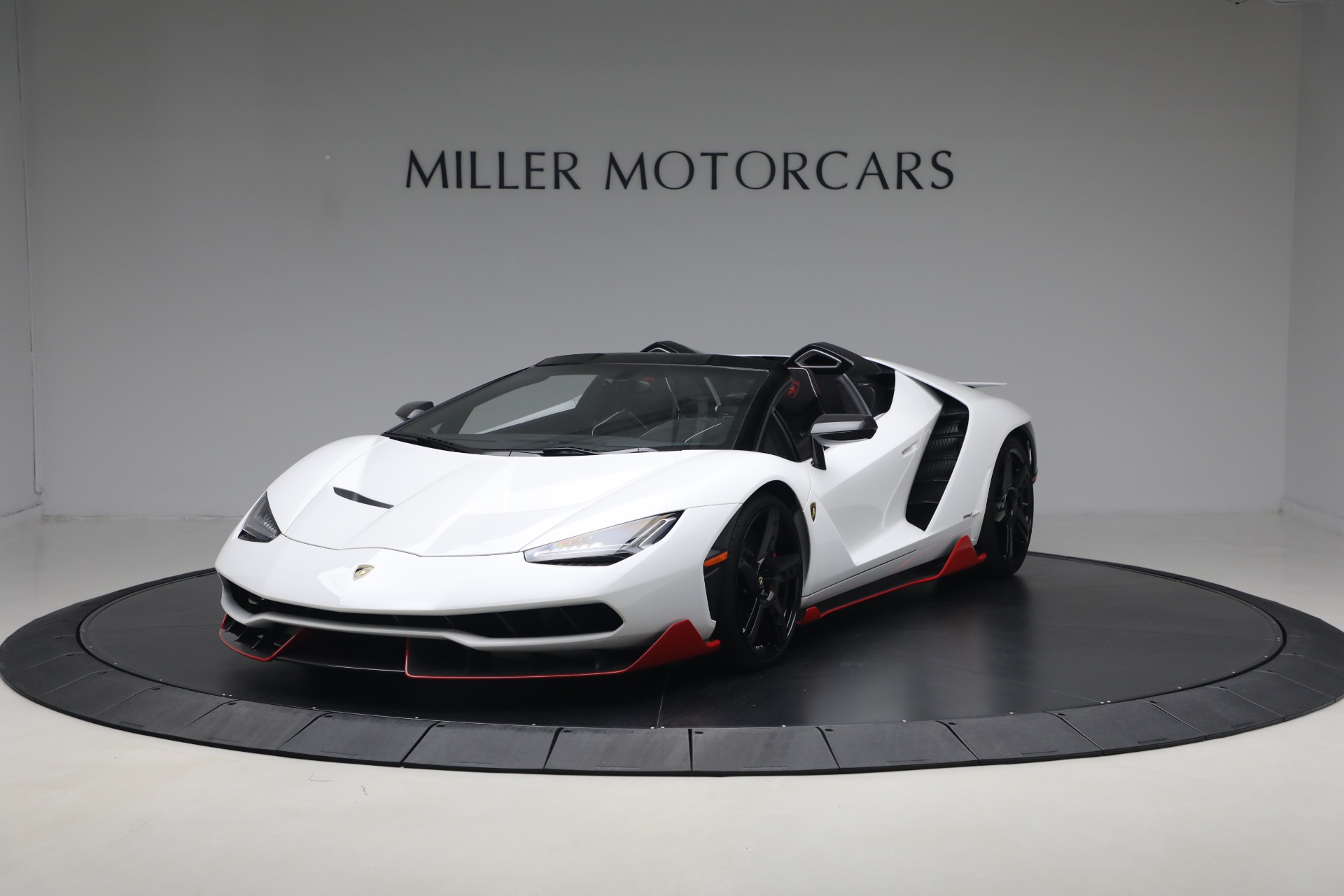 Used 2017 Lamborghini Centenario Roadster for sale $3,995,000 at Rolls-Royce Motor Cars Greenwich in Greenwich CT 06830 1