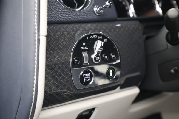 Used 2022 Rolls-Royce Black Badge Cullinan for sale $299,900 at Rolls-Royce Motor Cars Greenwich in Greenwich CT 06830 28