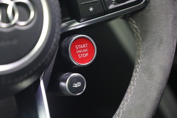 Used 2020 Audi R8 5.2 quattro V10 performance for sale $213,900 at Rolls-Royce Motor Cars Greenwich in Greenwich CT 06830 28