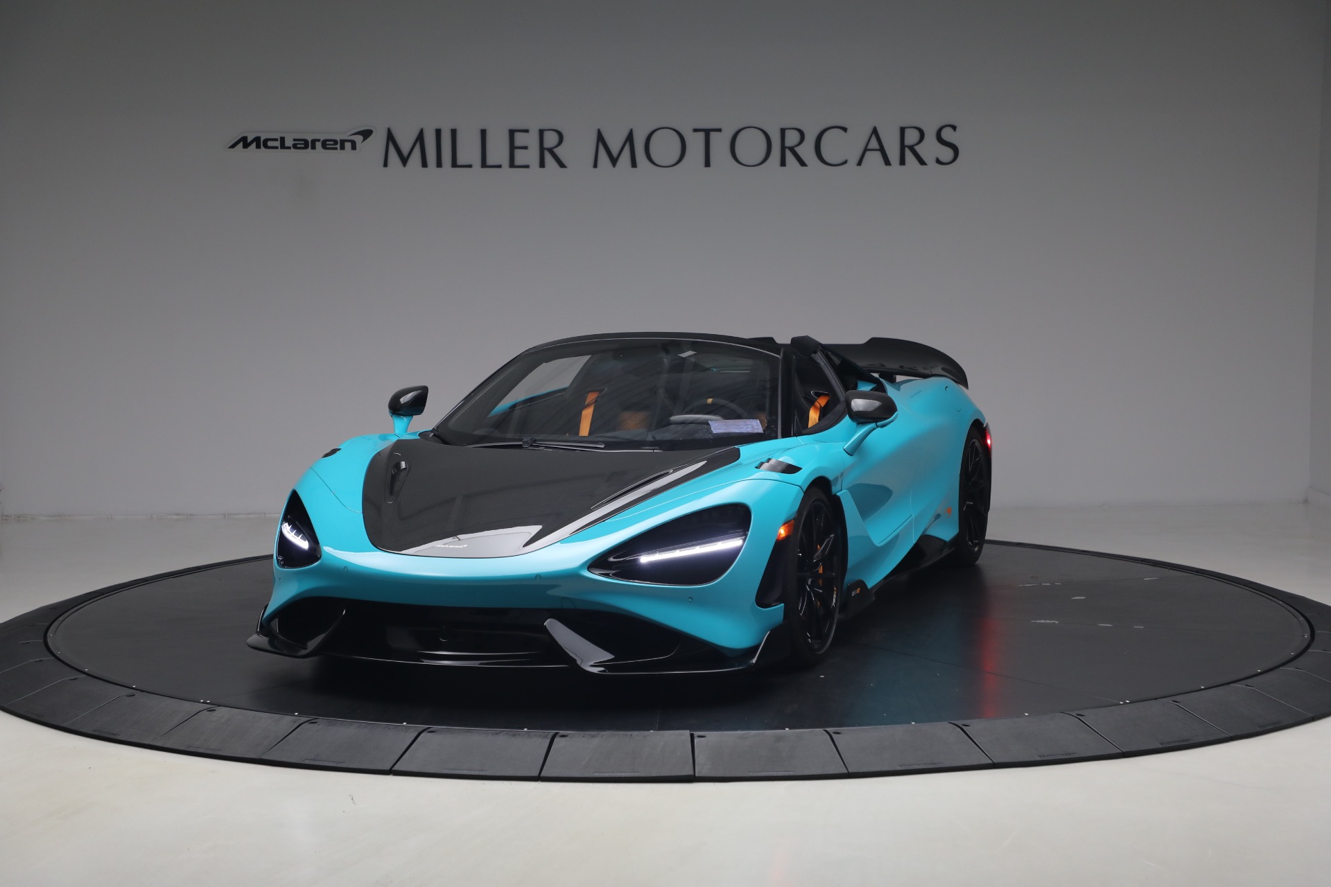 Used 2022 McLaren 765LT Spider for sale $599,900 at Rolls-Royce Motor Cars Greenwich in Greenwich CT 06830 1