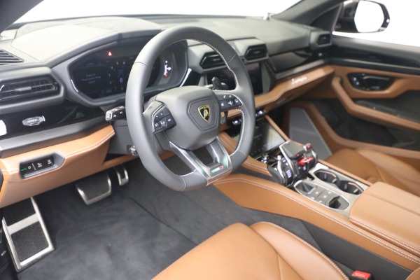 Used 2025 Lamborghini Urus SE for sale $305,900 at Rolls-Royce Motor Cars Greenwich in Greenwich CT 06830 15