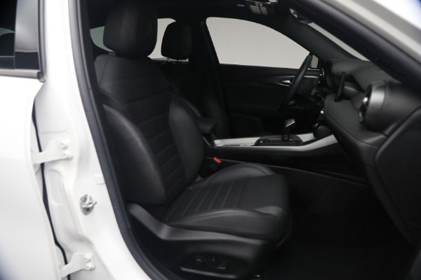 Used 2024 Alfa Romeo Tonale Hybrid Ti for sale $26,900 at Rolls-Royce Motor Cars Greenwich in Greenwich CT 06830 17