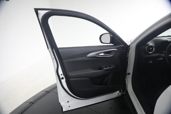 Used 2024 Alfa Romeo Tonale Hybrid Ti for sale $26,900 at Rolls-Royce Motor Cars Greenwich in Greenwich CT 06830 23