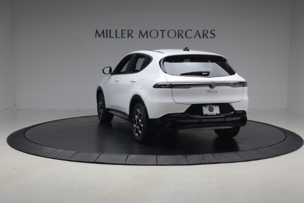 Used 2024 Alfa Romeo Tonale Hybrid Ti for sale $26,900 at Rolls-Royce Motor Cars Greenwich in Greenwich CT 06830 4