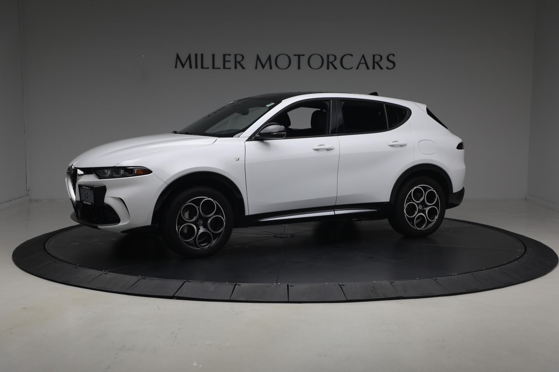 Used 2024 Alfa Romeo Tonale Hybrid Ti for sale $26,900 at Rolls-Royce Motor Cars Greenwich in Greenwich CT 06830 1