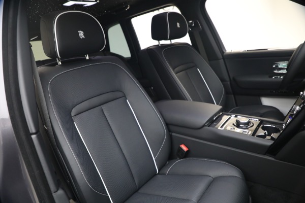 New 2027 Rolls-Royce Black Badge Cullinan for sale $576,350 at Rolls-Royce Motor Cars Greenwich in Greenwich CT 06830 19