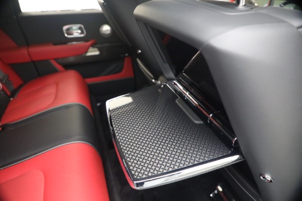 New 2027 Rolls-Royce Black Badge Cullinan for sale $588,050 at Rolls-Royce Motor Cars Greenwich in Greenwich CT 06830 24