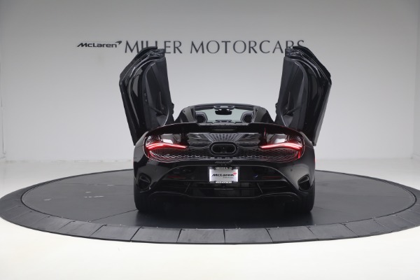 New 2027 McLaren 750S Spider Performance for sale $468,650 at Rolls-Royce Motor Cars Greenwich in Greenwich CT 06830 17