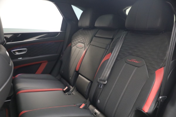 New 2026 Bentley Bentayga Speed V8 for sale $334,815 at Rolls-Royce Motor Cars Greenwich in Greenwich CT 06830 20