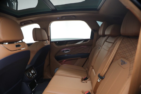New 2026 Bentley Bentayga Azure V8 for sale $291,615 at Rolls-Royce Motor Cars Greenwich in Greenwich CT 06830 19