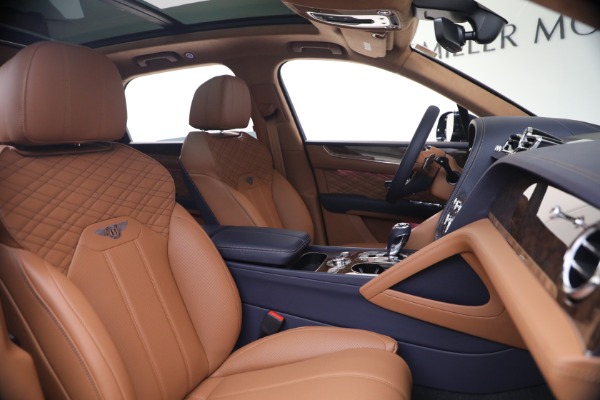 New 2026 Bentley Bentayga Azure V8 for sale $291,615 at Rolls-Royce Motor Cars Greenwich in Greenwich CT 06830 24