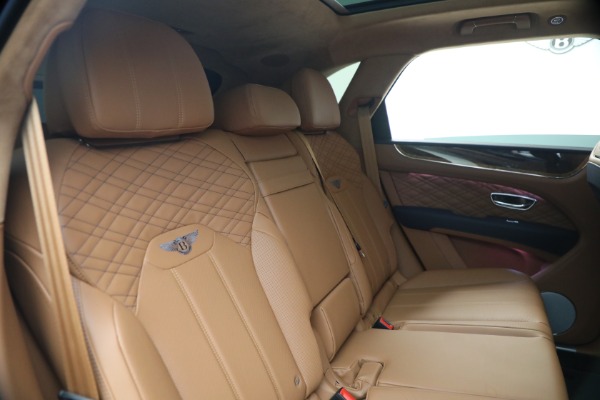New 2026 Bentley Bentayga Azure V8 for sale $291,615 at Rolls-Royce Motor Cars Greenwich in Greenwich CT 06830 27