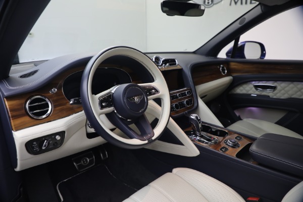Used 2022 Bentley Bentayga V8 for sale $129,900 at Rolls-Royce Motor Cars Greenwich in Greenwich CT 06830 17
