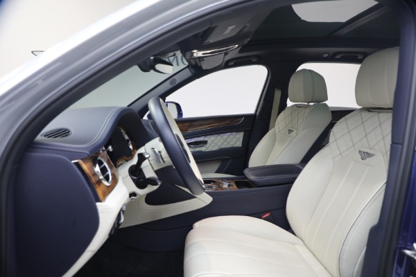 Used 2022 Bentley Bentayga V8 for sale $129,900 at Rolls-Royce Motor Cars Greenwich in Greenwich CT 06830 19