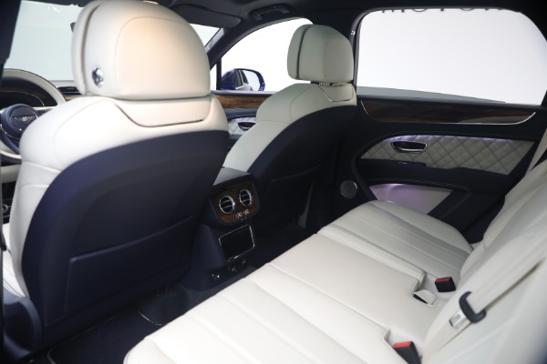 Used 2022 Bentley Bentayga V8 for sale $129,900 at Rolls-Royce Motor Cars Greenwich in Greenwich CT 06830 20