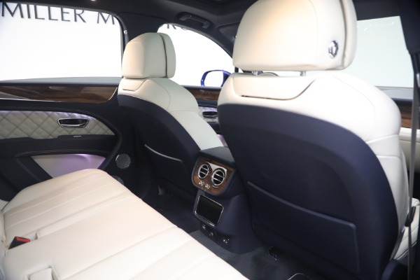 Used 2022 Bentley Bentayga V8 for sale $129,900 at Rolls-Royce Motor Cars Greenwich in Greenwich CT 06830 25
