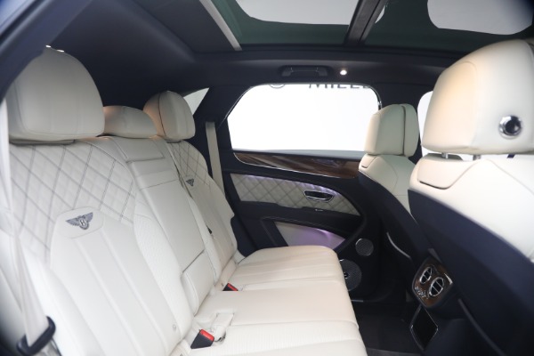 Used 2022 Bentley Bentayga V8 for sale $129,900 at Rolls-Royce Motor Cars Greenwich in Greenwich CT 06830 26