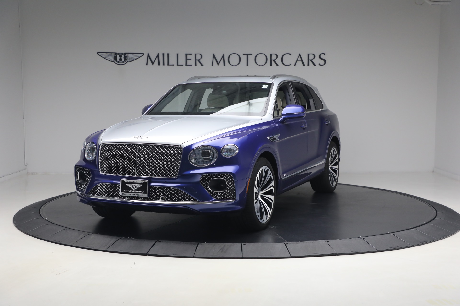 Used 2022 Bentley Bentayga V8 for sale $129,900 at Rolls-Royce Motor Cars Greenwich in Greenwich CT 06830 1