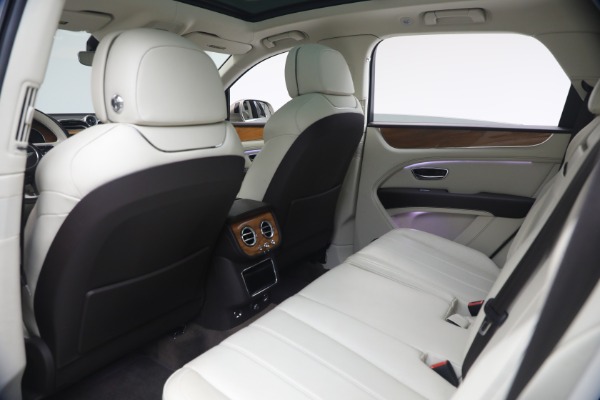 Used 2021 Bentley Bentayga V8 for sale $119,900 at Rolls-Royce Motor Cars Greenwich in Greenwich CT 06830 21