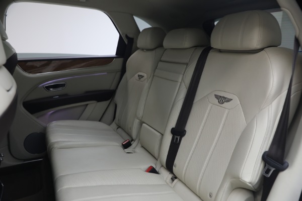 Used 2021 Bentley Bentayga V8 for sale $119,900 at Rolls-Royce Motor Cars Greenwich in Greenwich CT 06830 23