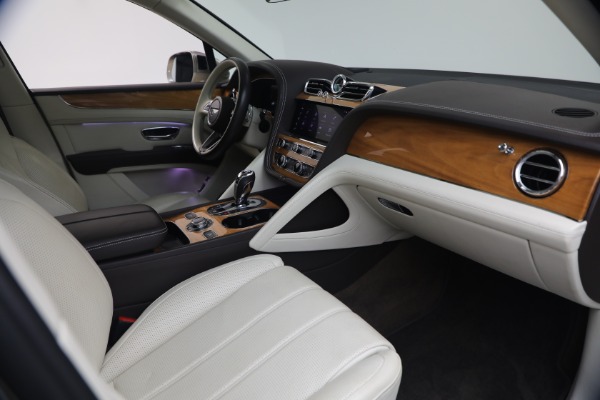 Used 2021 Bentley Bentayga V8 for sale $119,900 at Rolls-Royce Motor Cars Greenwich in Greenwich CT 06830 25