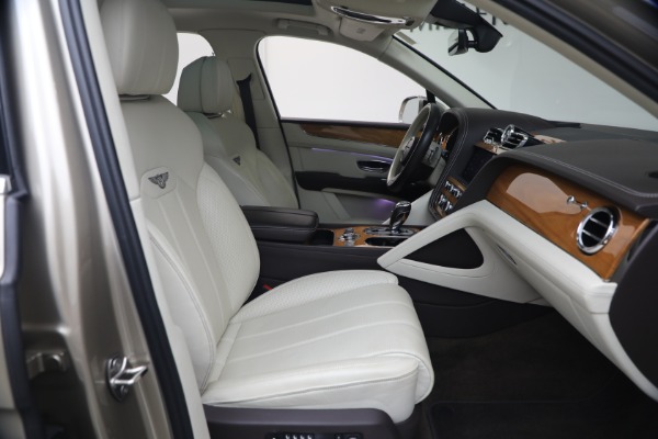 Used 2021 Bentley Bentayga V8 for sale $119,900 at Rolls-Royce Motor Cars Greenwich in Greenwich CT 06830 26