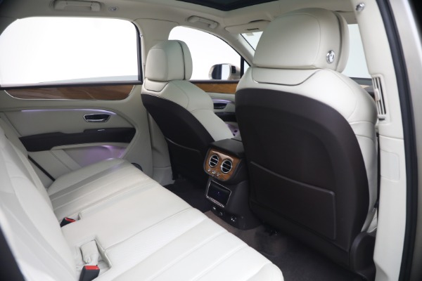 Used 2021 Bentley Bentayga V8 for sale $119,900 at Rolls-Royce Motor Cars Greenwich in Greenwich CT 06830 28