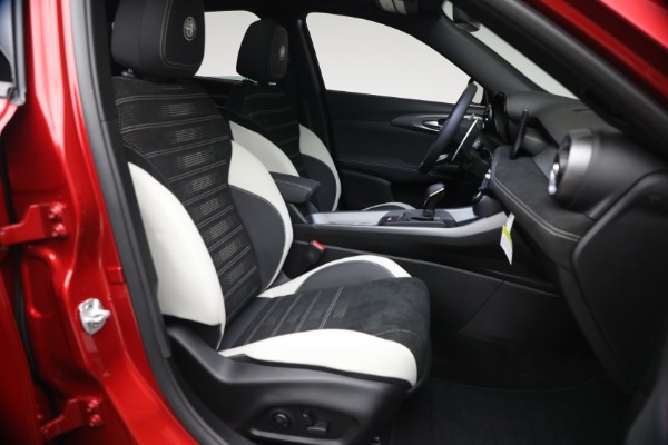 New 2026 Alfa Romeo Tonale Sport Speciale for sale $49,135 at Rolls-Royce Motor Cars Greenwich in Greenwich CT 06830 16