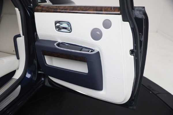 Used 2014 Rolls-Royce Ghost for sale $139,900 at Rolls-Royce Motor Cars Greenwich in Greenwich CT 06830 16