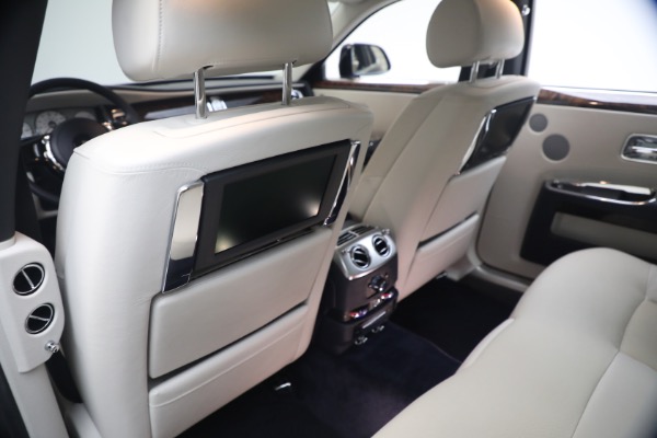 Used 2014 Rolls-Royce Ghost for sale $139,900 at Rolls-Royce Motor Cars Greenwich in Greenwich CT 06830 25