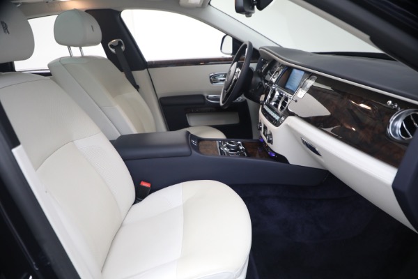 Used 2014 Rolls-Royce Ghost for sale $139,900 at Rolls-Royce Motor Cars Greenwich in Greenwich CT 06830 28