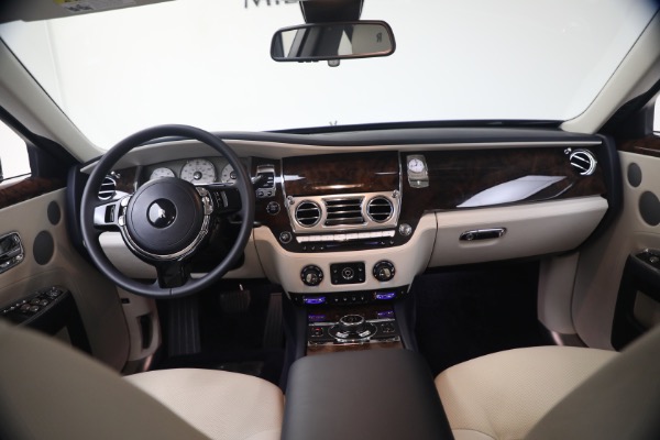 Used 2014 Rolls-Royce Ghost for sale $139,900 at Rolls-Royce Motor Cars Greenwich in Greenwich CT 06830 4