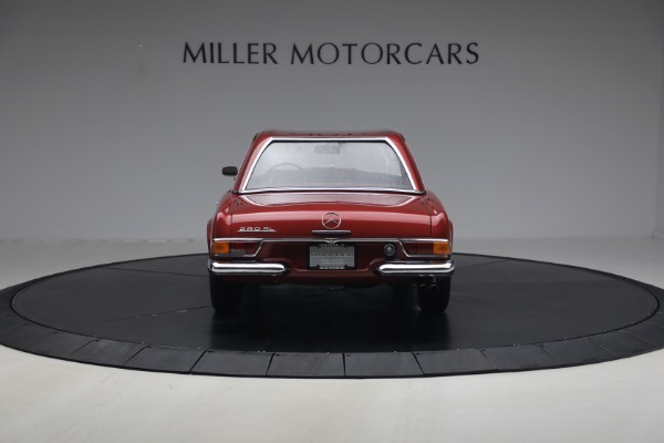 Used 1968 Mercedes-Benz 280SL for sale $229,900 at Rolls-Royce Motor Cars Greenwich in Greenwich CT 06830 17