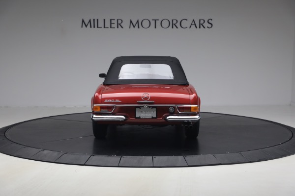 Used 1968 Mercedes-Benz 280SL for sale $229,900 at Rolls-Royce Motor Cars Greenwich in Greenwich CT 06830 27