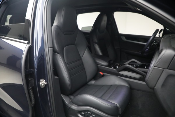 Used 2024 Porsche Cayenne S for sale $79,900 at Rolls-Royce Motor Cars Greenwich in Greenwich CT 06830 19