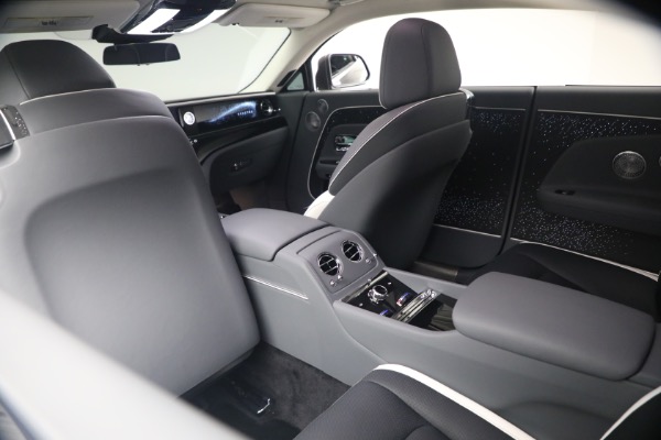 Used 2024 Rolls-Royce Spectre for sale $399,900 at Rolls-Royce Motor Cars Greenwich in Greenwich CT 06830 25