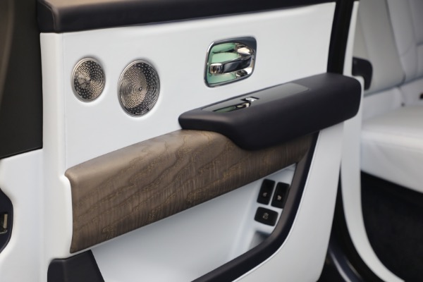 Used 2025 Rolls-Royce Cullinan for sale $419,900 at Rolls-Royce Motor Cars Greenwich in Greenwich CT 06830 28