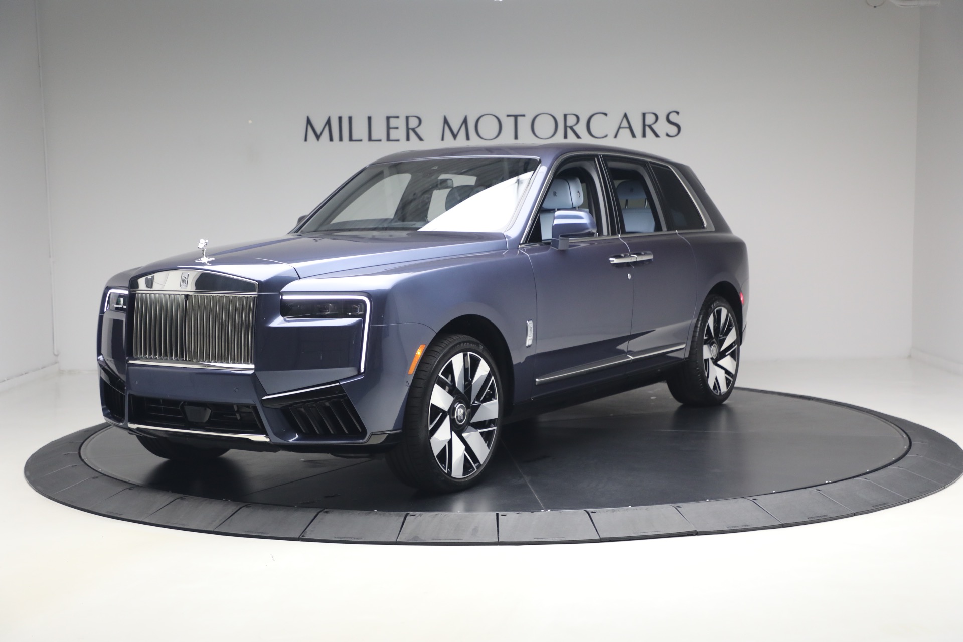 Used 2025 Rolls-Royce Cullinan for sale $419,900 at Rolls-Royce Motor Cars Greenwich in Greenwich CT 06830 1