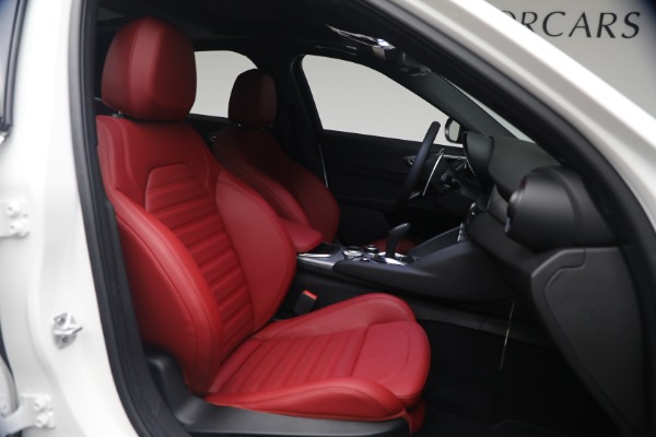 New 2026 Alfa Romeo Giulia Veloce for sale $55,870 at Rolls-Royce Motor Cars Greenwich in Greenwich CT 06830 17