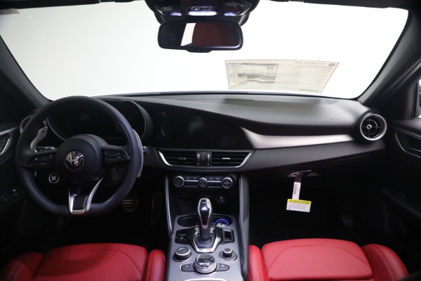 New 2026 Alfa Romeo Giulia Veloce for sale $55,870 at Rolls-Royce Motor Cars Greenwich in Greenwich CT 06830 22