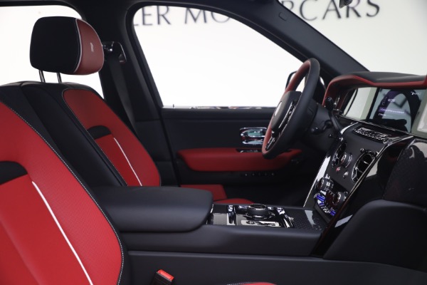 New 2027 Rolls-Royce Black Badge Cullinan for sale $569,350 at Rolls-Royce Motor Cars Greenwich in Greenwich CT 06830 19