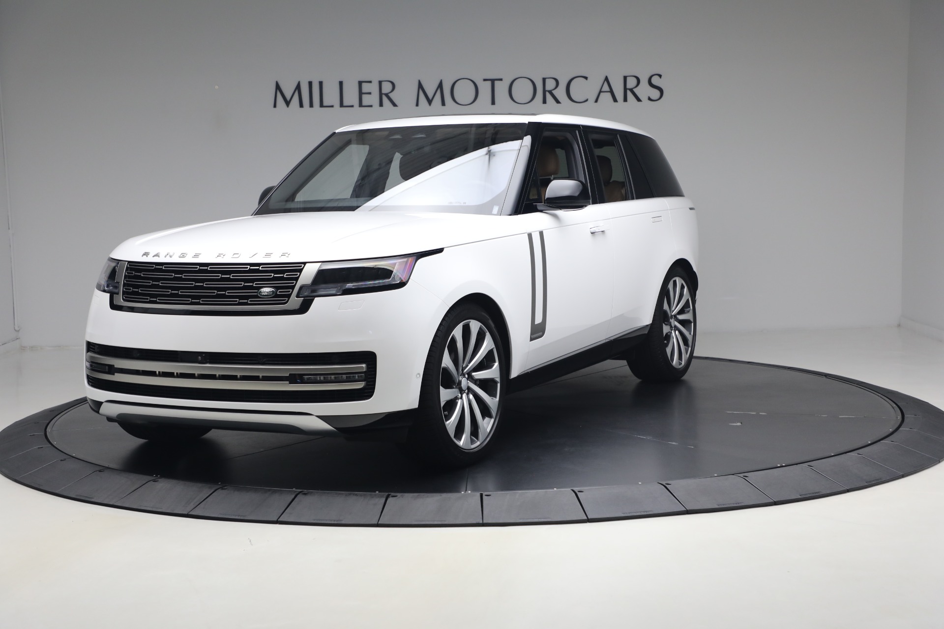 Used 2023 Land Rover Range Rover P530 Autobiography for sale $99,900 at Rolls-Royce Motor Cars Greenwich in Greenwich CT 06830 1
