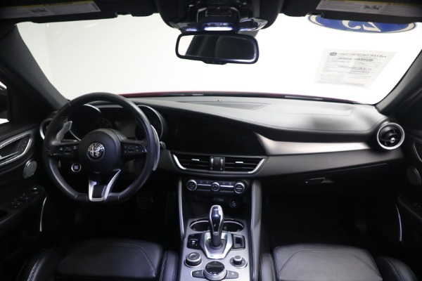 Used 2023 Alfa Romeo Giulia Veloce for sale $33,900 at Rolls-Royce Motor Cars Greenwich in Greenwich CT 06830 21