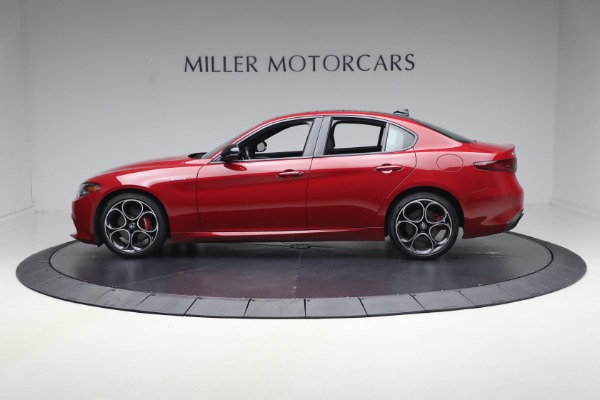 Used 2023 Alfa Romeo Giulia Veloce for sale $33,900 at Rolls-Royce Motor Cars Greenwich in Greenwich CT 06830 3