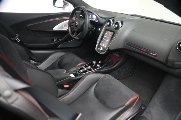 Used 2025 McLaren GTS Performance for sale $189,900 at Rolls-Royce Motor Cars Greenwich in Greenwich CT 06830 25